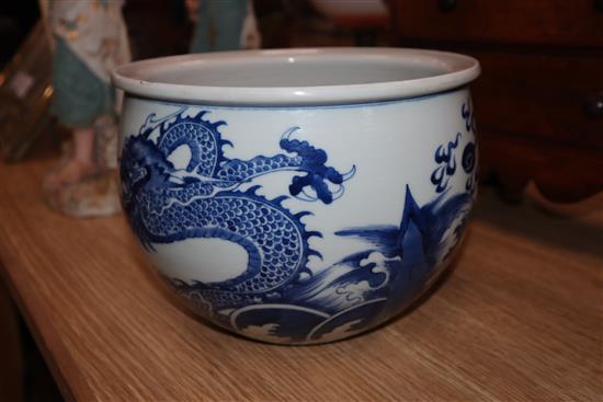 A Chinese blue and white dragon jardiniere height 16cm